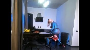 Abspielen Latex-Gummi-Solo und Facesitting-Lesben-Video-Heimvideo