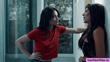 play Jaclyn taylor dan liv liar menjilat pussies satu sama lain di 69