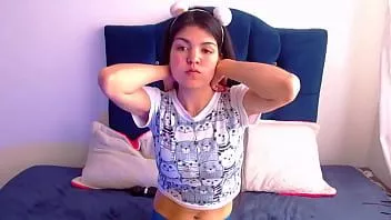 Oynat Dik sevimli yüz Latin milf ile büyük göğüsler