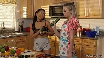 Play Tiffany watson having lesbian sex with kinky jada kai and a cucumber