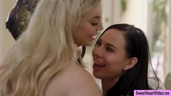 play Süper seksi babes zevk almak onların pussies içinde üçlü yol yalama
