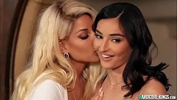 Abspielen Brünette Followerin hat Sex mit ihrem Idol