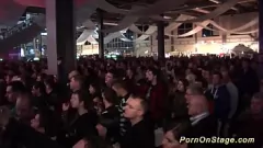 play lezbiyen sarışın lezbiyenler kamu sahnesinde çılgın olsun