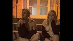 Reproducir Charla lésbica en público con la BBC: chicas blancas tatuadas Sandy y Susan