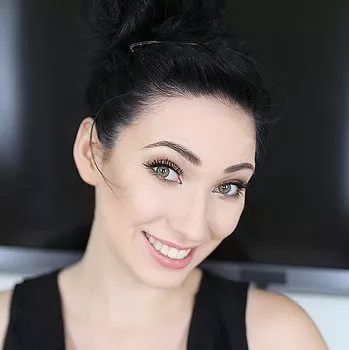قناة Aria Alexander
